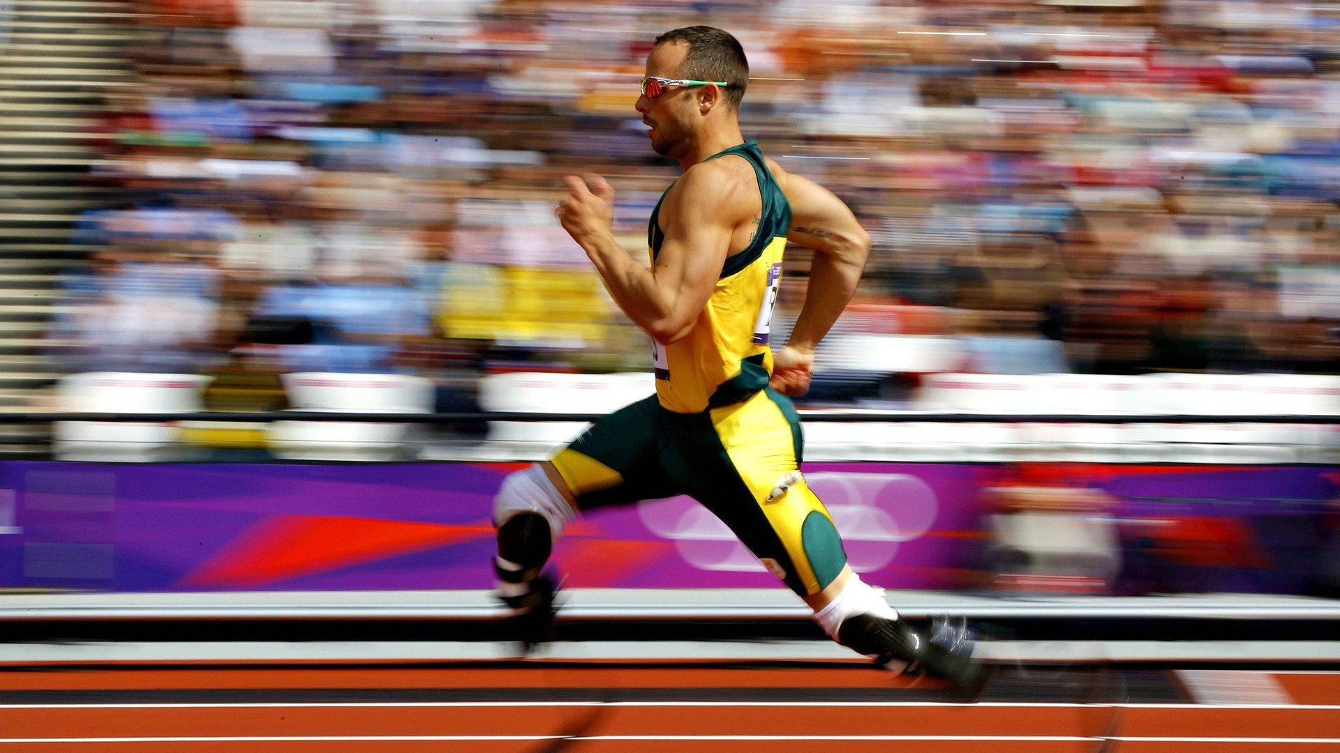 梅西第八次荣膺金球奖 足坛传奇再创历史