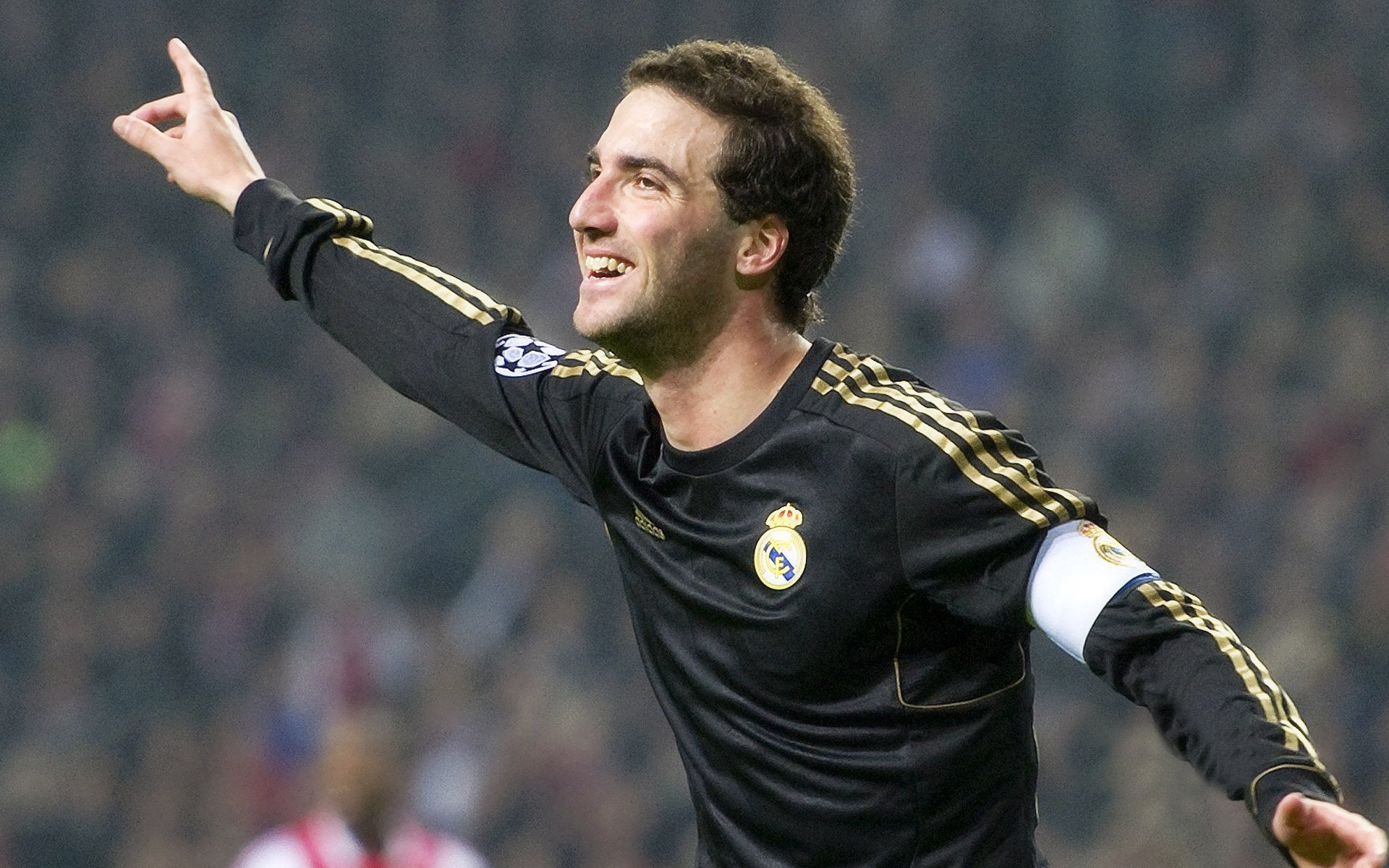 英超争冠白热化,曼城、阿森纳、利物浦三强鏖战,悬念持续至末轮